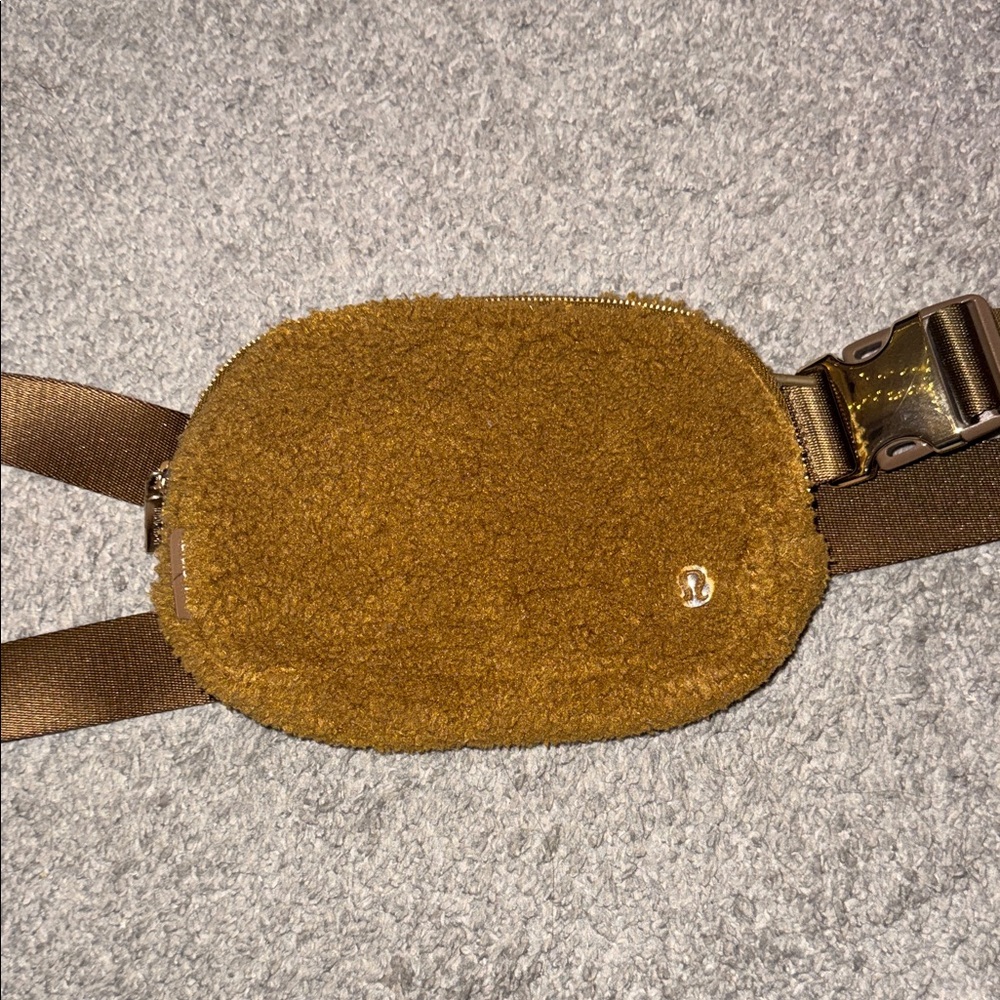 Lululemon Belt Bag Camel Brown Sherpa